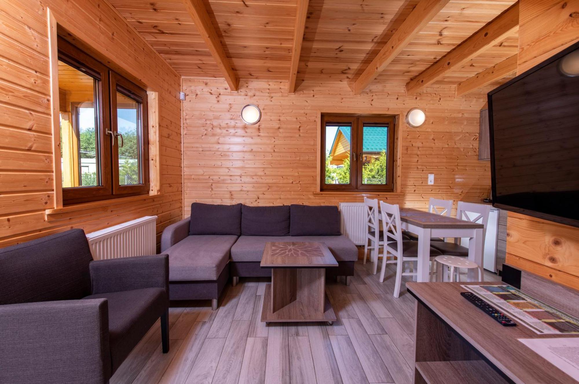Domki, Apartamenty I Restauracja Wloczega Gąski Exterior photo
