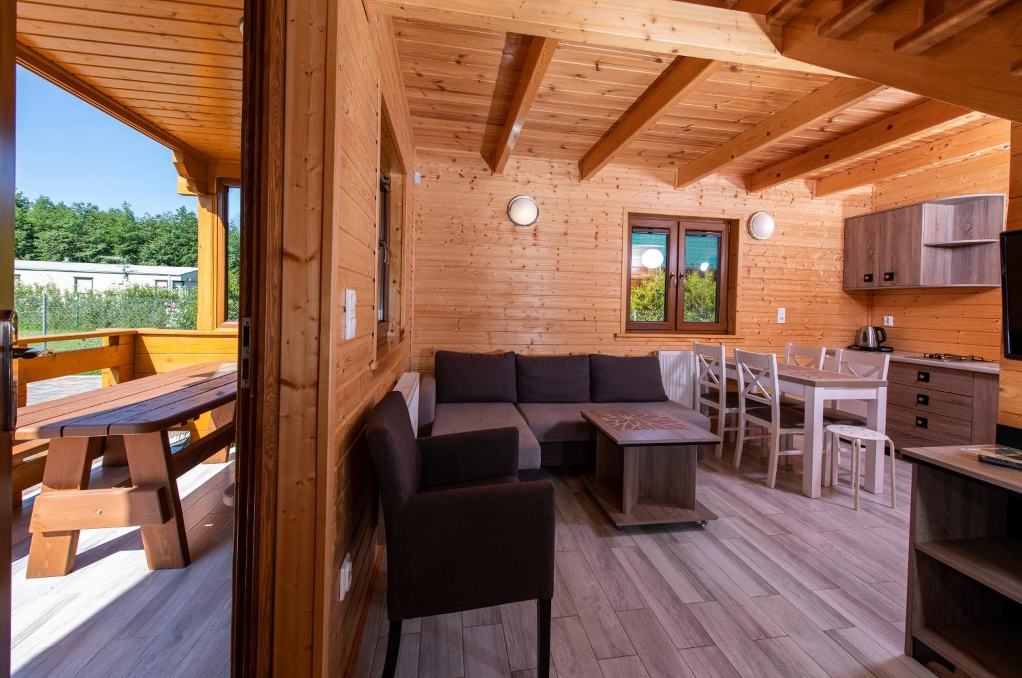 Domki, Apartamenty I Restauracja Wloczega Gąski Exterior photo